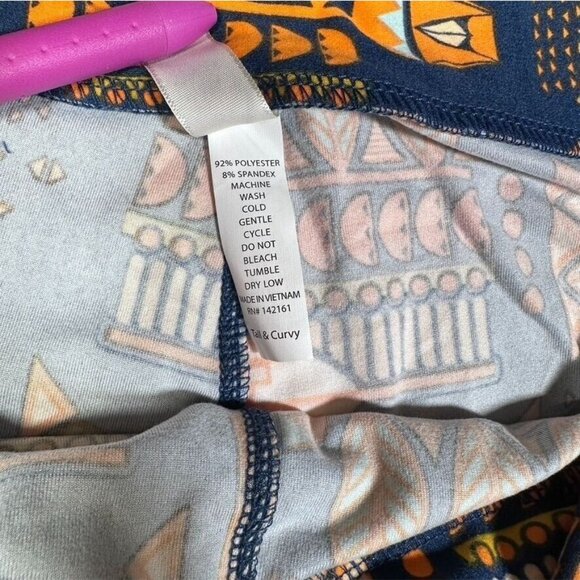 LuLaRoe Navy Tan Gold Tribal Arrows Feathers Aztec Leggings Tall & Curvy TC - Picture 4 of 6